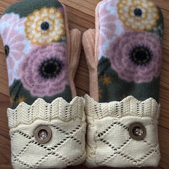 Upcycled Floral Handmade Wool Gloves with Button Detail, Fleece Lined - Picture 5 of 6